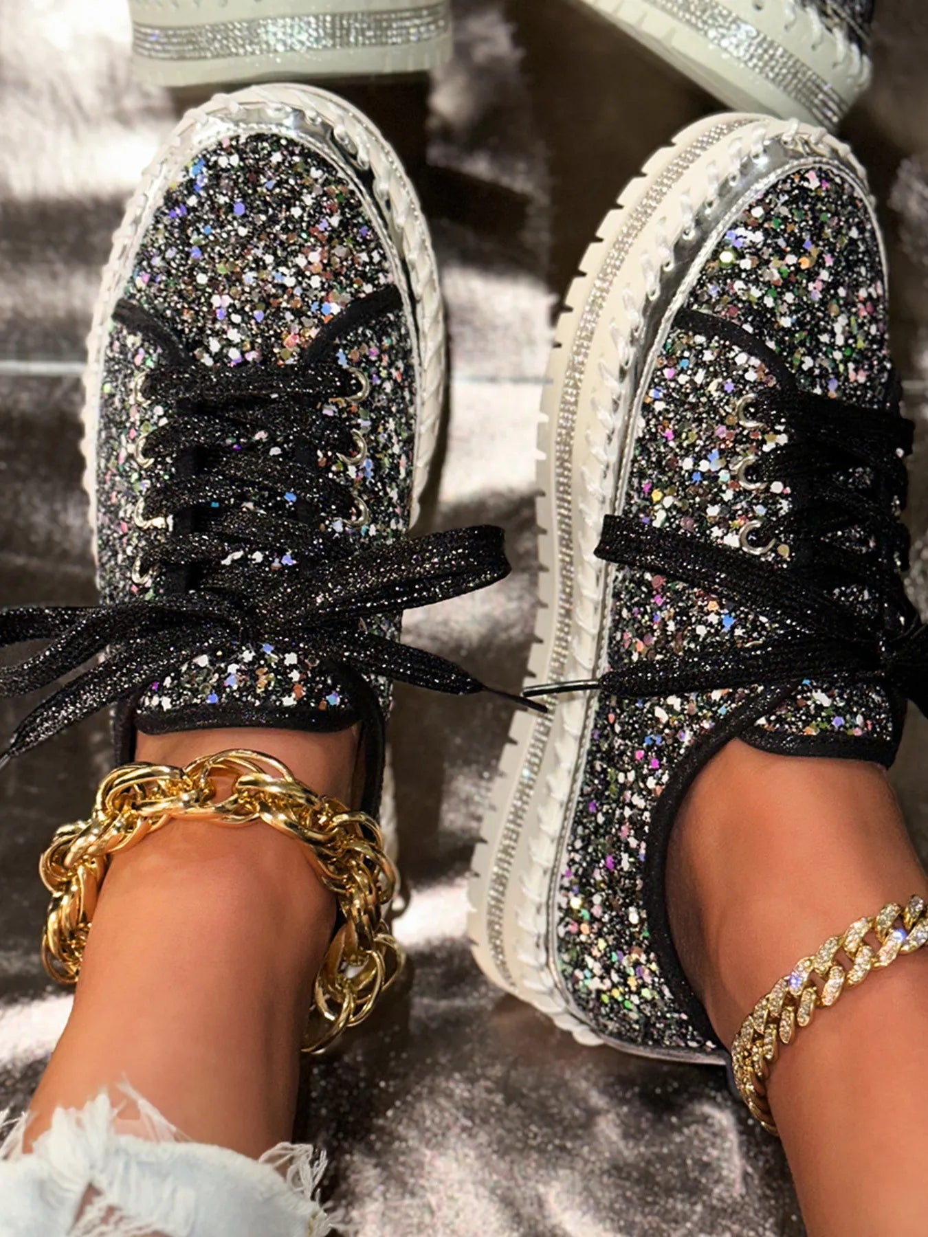Lace Up Round Toe Platform Sneakers Black