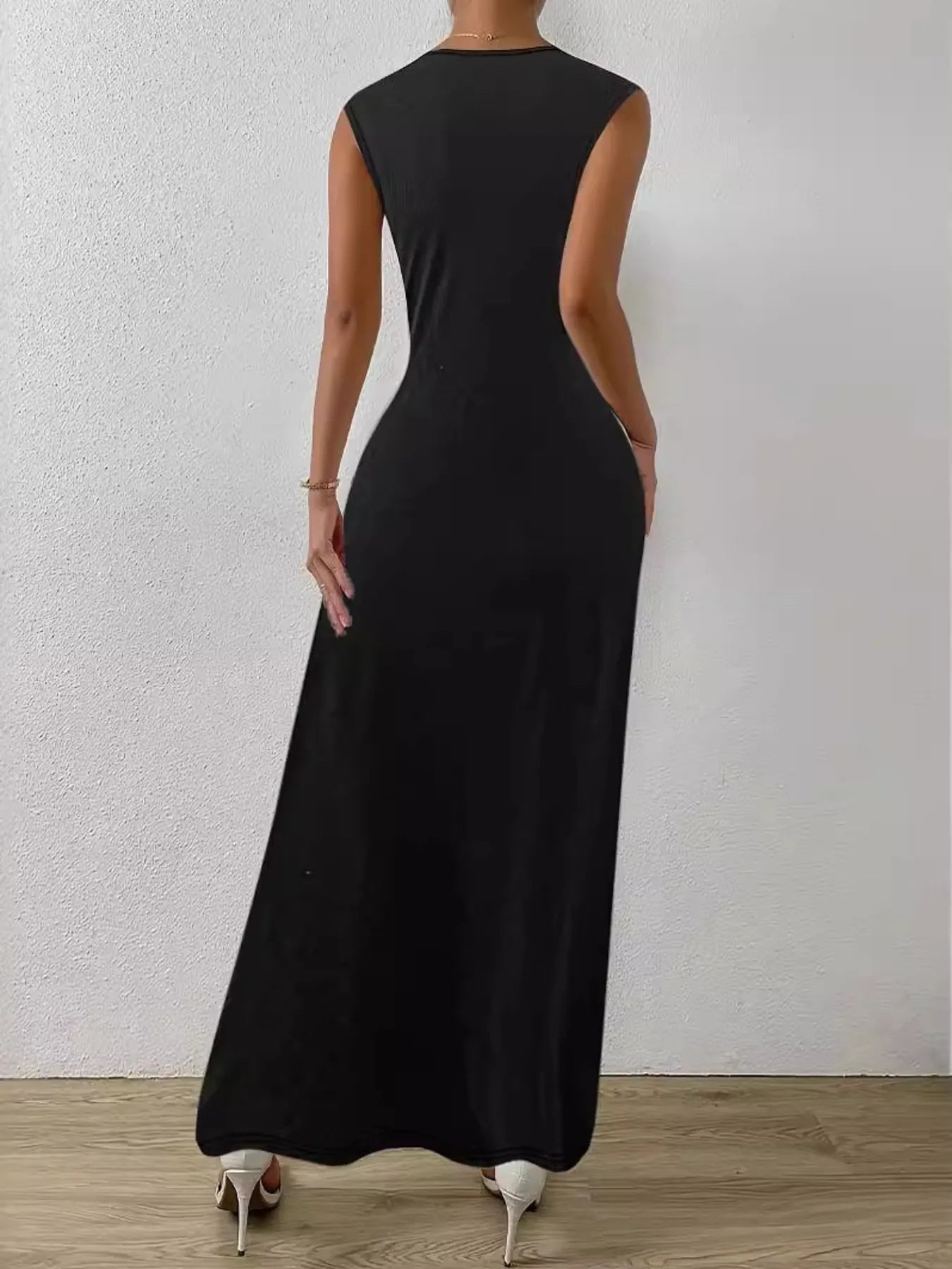 Round Neck Sleeveless Maxi Dress