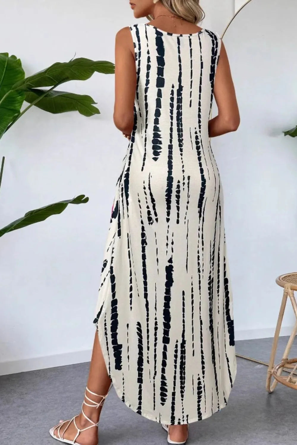 Scoop Neck Sleeveless Dress with Pockets