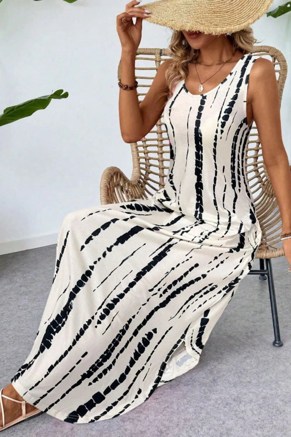 Scoop Neck Sleeveless Dress with Pockets