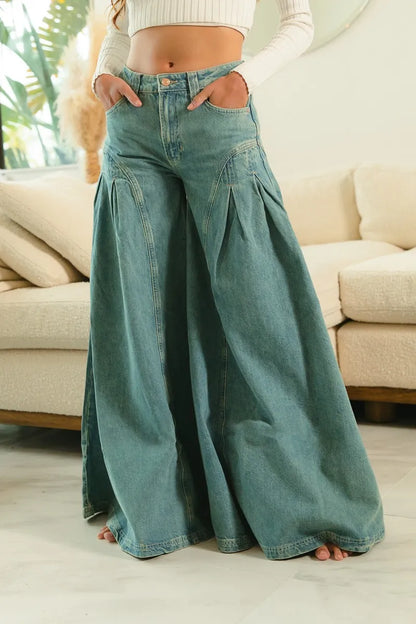 BiBi Pleated Detail Wide Jeans
